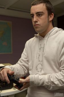 Fernando Alonso se deja seducir por el nuevo Formula One Championship Edition