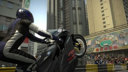 Bizarre Creations anuncia que Project Gotham Racing 4 ya es GOLD
