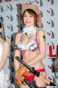 Onechambara apuesta fuerte por el mercado americano con Bikini Samurai Squad y Bikini Zombie Slayers  