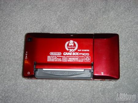Nintendo pretende vender 4 millones de GameBoy Micro en todo el mundo hasta Marzo del 2006